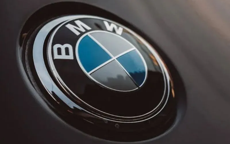 BMW logo meaning featured image