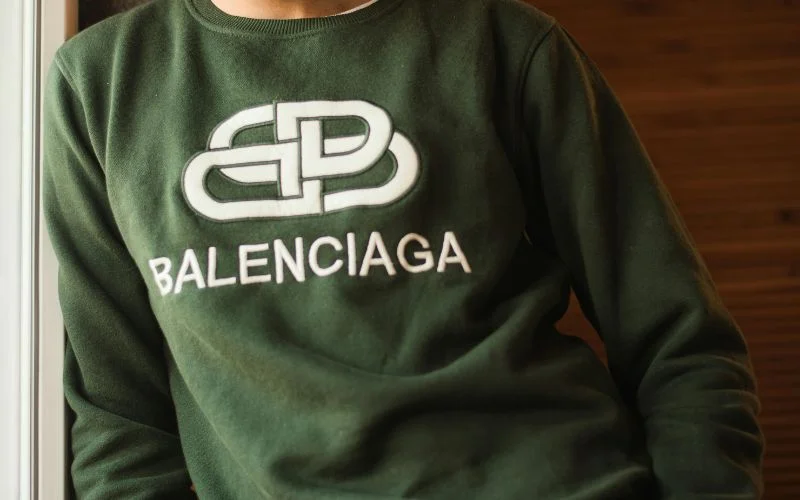 balenciaga brand symbol